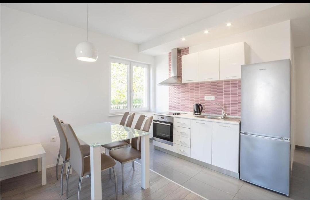 Apartment Nina Podstrana Eksteriør bilde