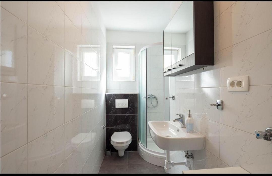 Apartment Nina Podstrana Eksteriør bilde